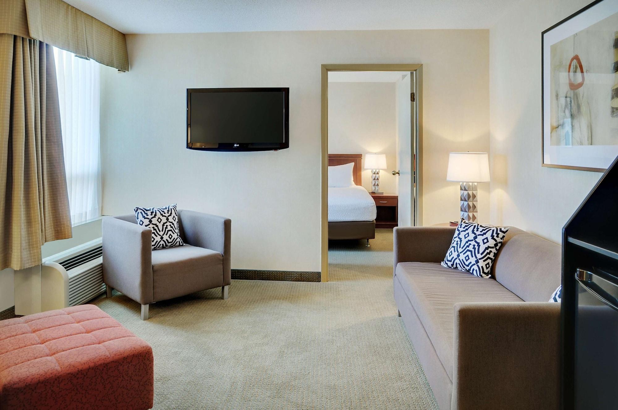 Courtyard By Marriott Kitchener Hotel Bagian luar foto