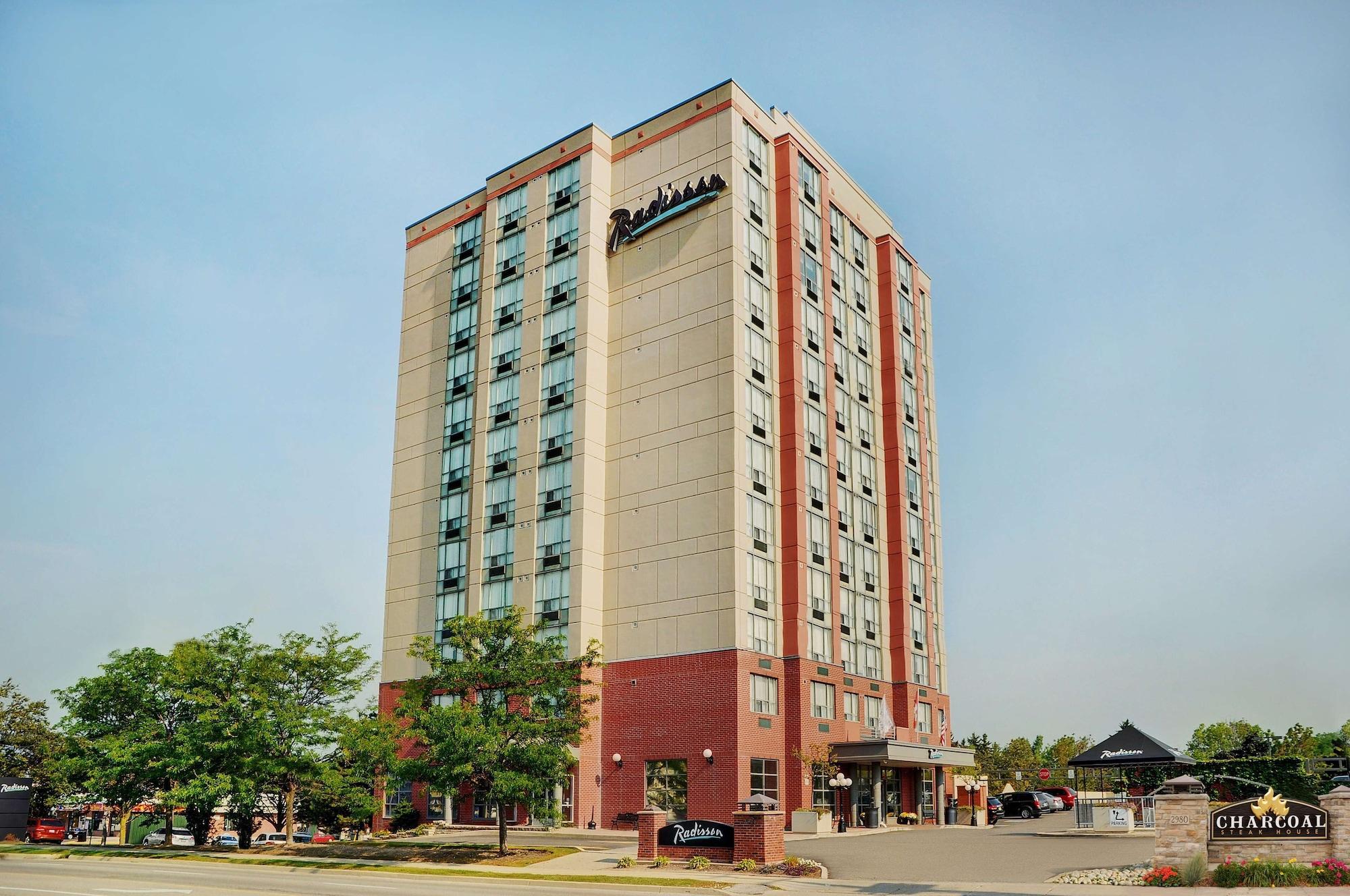 Courtyard By Marriott Kitchener Hotel Bagian luar foto