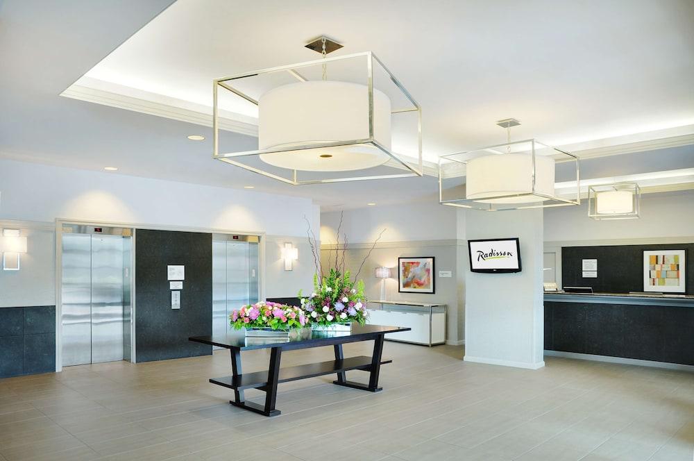 Courtyard By Marriott Kitchener Hotel Bagian luar foto