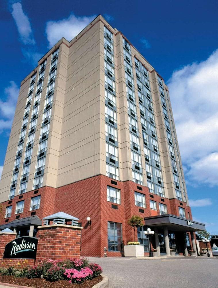 Courtyard By Marriott Kitchener Hotel Bagian luar foto