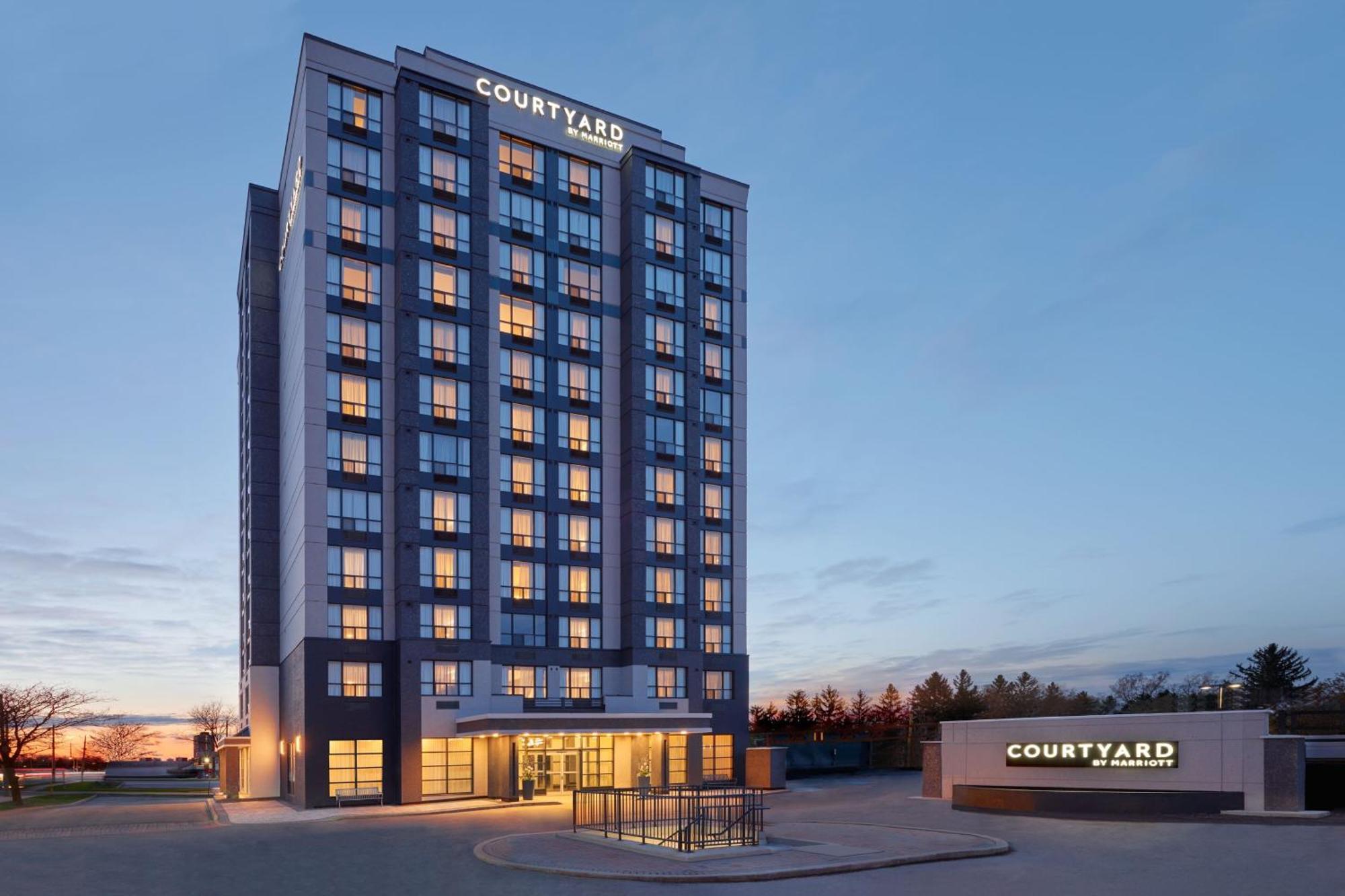 Courtyard By Marriott Kitchener Hotel Bagian luar foto